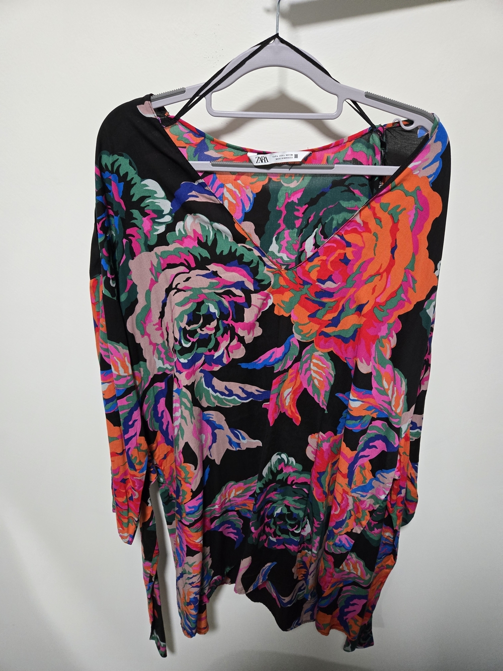 Zara Black Floral V-Neck Long Sleeve Top